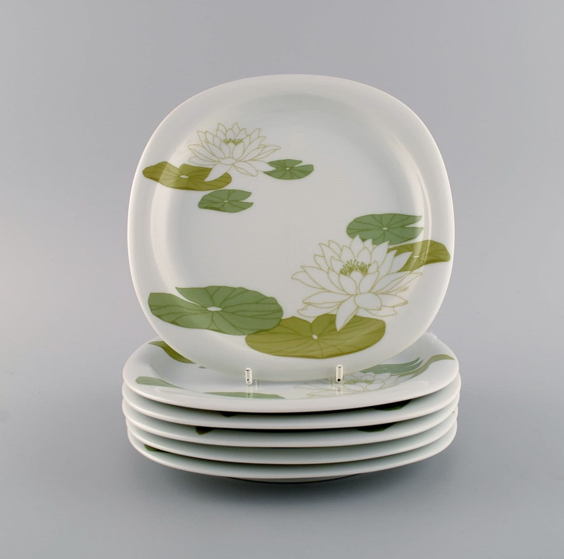 Timo Sarpaneva for Rosenthal. Six rare Suomi porcelain lunch plates decorated with water lilies.: Timo Sarpaneva for Rosenthal. Six rare Suomi porcelain lunch plates decorated with water lilies. 1970s / 80s. Diameter: 19.5 cm. In excellent condition. Stamped. Reserve: $308.00 Shipping: Domestic: S
