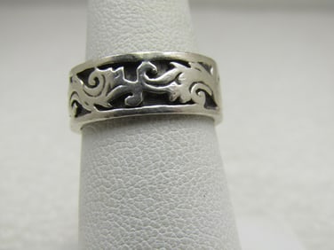 Vintage Sterling Scrolled Repousse Band Ring, Sz. 6.5, 7.5mm Wide