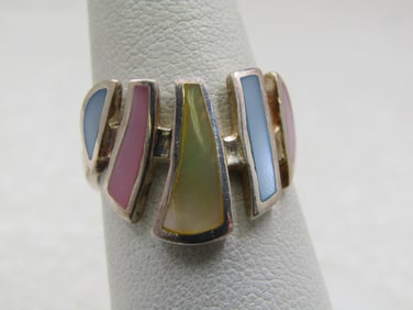 Vintage Sterling Inlaid Pastel Mother-of-Pearl Ring, Sz. 7.