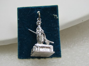Vintage Sterling Silver Minuteman Charm, Vintage New Stock on Card