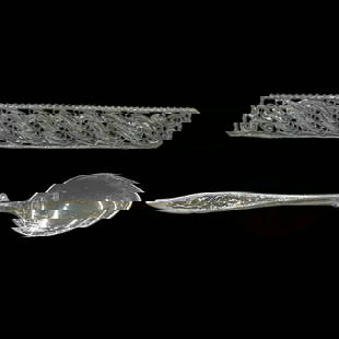 Vintage Sterling Silver Spoon Brooch and Silver Filigree Bar Pin: Title: Vintage Sterling Silver Spoon Brooch and Silver Filigree Bar Pin Description: Vintage Sterling Silver Spoon Brooch and Silver Filigree Bar Pin Spoon Hallmarked: Sterling Filigree Bar Pin: No Ha