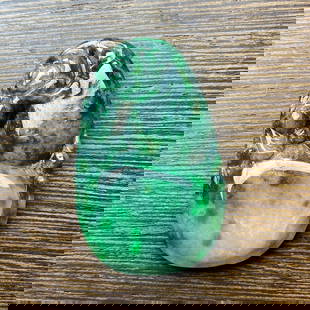 Title: Antique Chinese Natural Deep Green Jadeite Jade Gourd Pendant Statue Description:Antique: very good, as seen in pictures. Natural Jadeite Growth Lines could be seen under high light. The growth lines are difficult to see by naked eyes. Reserve: $400.00 Shipping: Domestic: Flat-rate of $30.