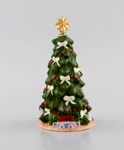 Royal Copenhagen porcelain figurine. The Annual Christmas Tree. 2018.: Royal Copenhagen porcelain figurine. The Annual Christmas Tree. 2018. Measures: 15 x 8 cm In excellent condition. Stamped. 1st factory quality. Reserve: $119.00 Shipping: Domestic: Shipping rates are