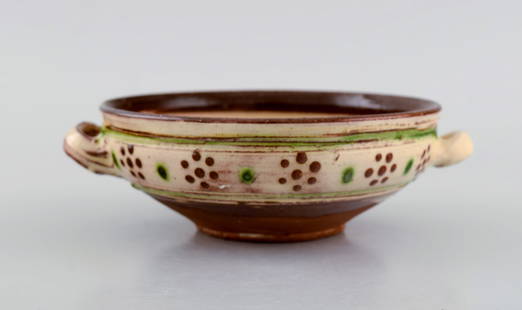 Gutte Eriksen (1918-2008), own workshop. Ear bowl with handles in glazed stoneware. Danish design,: Gutte Eriksen (1918-2008), own workshop. Ear bowl with handles in glazed stoneware. Danish design, mid 20th