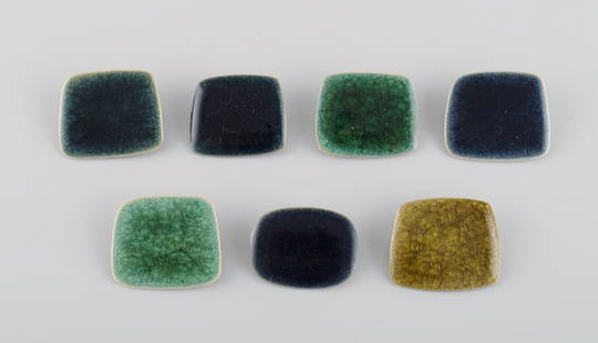 Ole Bjørn Krüger (1922-2007), Danish sculptor and ceramicist. Seven unique brooches in: Ole Bj&#248;rn Kr&#252;ger (1922-2007), Danish sculptor and ceramicist. Seven unique brooches in glazed stoneware. 1960s / 70s. Largest measures: 4.5 x 3.5 cm. In excellent condition. Stamped. Provena