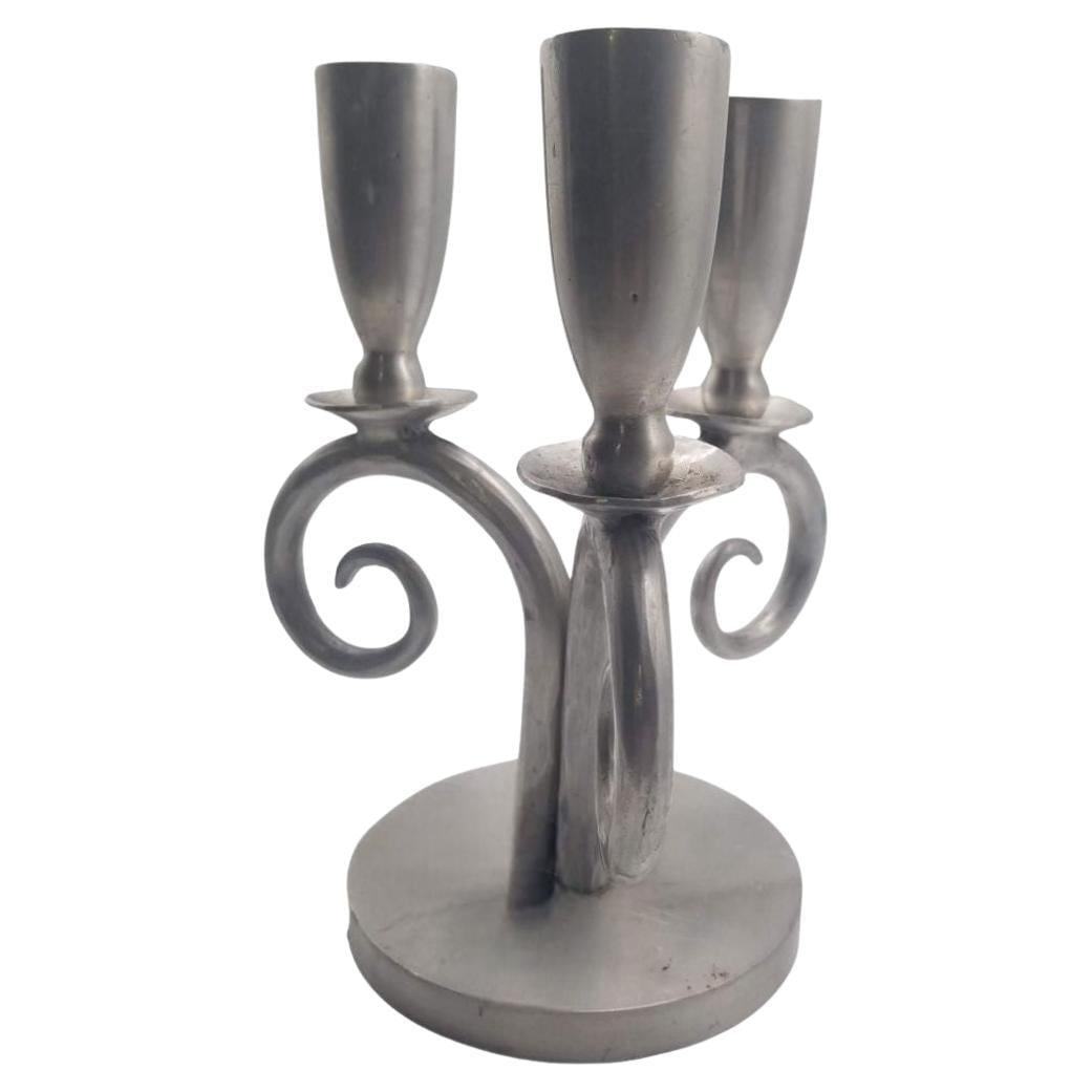 Vintage Palmer Smith Candlestick Holder Hand Hammered: About the Item Illuminate your space with a touch of vintage elegance courtesy of the Palmer Smith Candlestick Holder. This timeless piece, hand-hammered for an artisanal touch, features three gracefu