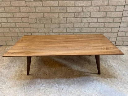 Mid Century Modern Paul McCobb for Planner Group Low Maple Coffee Table: Vintage from before 2000 Mid Century Modern Paul McCobb for Planner Group Low Maple Coffee Table This beautiful vintage modern coffee table features a rectangular top with tapered legs. An iconic desi