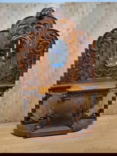 Antique Quarter-Sawn Oak Carved Figural Lion's Head Mirrored Hall Tree: Vintage from before 2000 Antique Quarter-Sawn Oak Finely Carved Figural Lion's Head Mirrored Hall-Tree Outstanding Antique Quarter-Sawn Oak, Beautifully Crafted and Finely Detailed Hand-Carved Figural