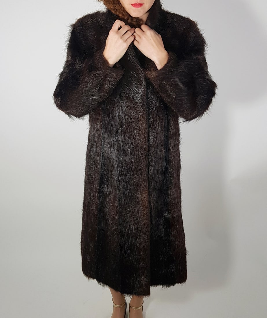 BROWN BEAVER FUR COAT EU: L ; US: 16 (1 of 8)