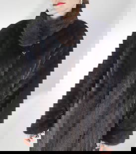 LONG MAHOGANY MINK FUR COAT EU: XL ; US: 24: Title: LONG MAHOGANY MINK FUR COAT EU: XL ; US: 24 Size/Dimensions: Approximate size- EU: XL; US: 24 : Important details: Length: 130cm/51.18in -Shoulders width:50cm/19.69in -Sleeve Length:70cm/27.56i
