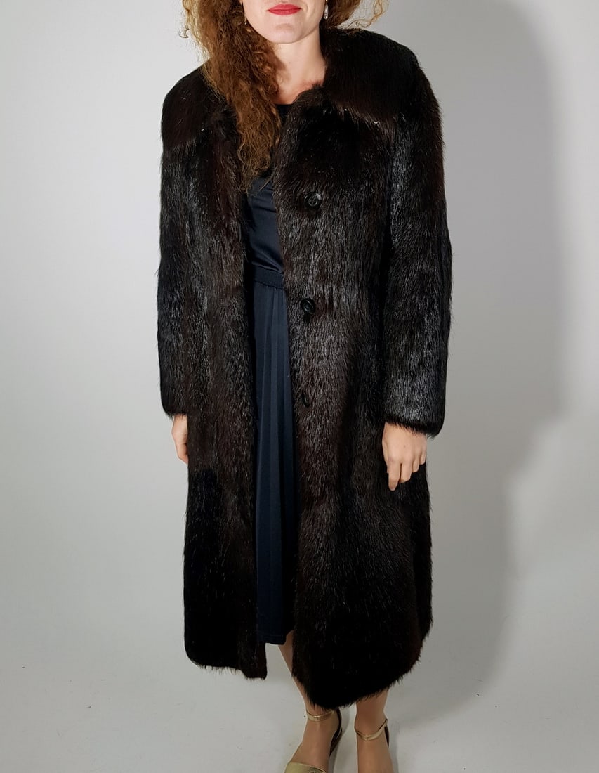 BROWN BEAVER FUR COAT EU: L ; US: 16 (1 of 12)