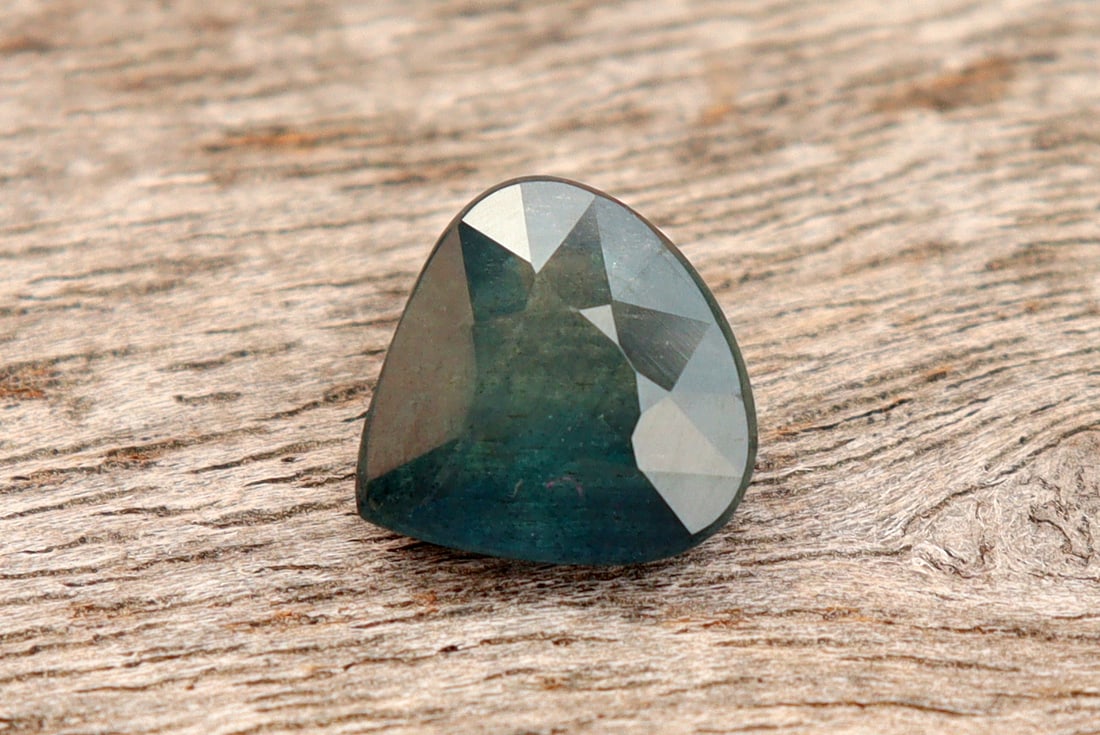 Natural blue Teal Sapphire 1.63 carat (1 of 4)