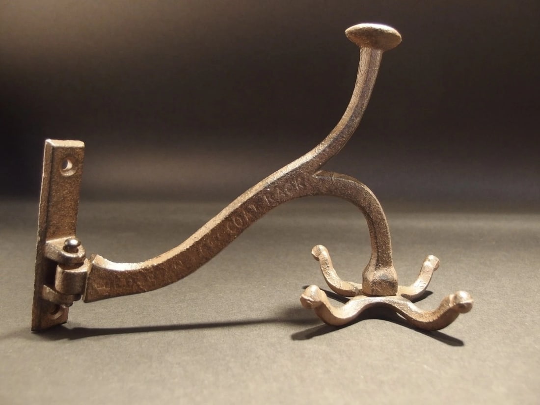 Cast Iron Hook Swivel Bracket Spinning Coat Hanger (1 of 8)