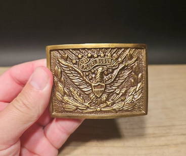 Civil War American Eagle Belt Plate Buckle: 3" long x 2 1/8" tall Fits belts up to 1 1/2" wide Introducing the antique-style brass epluri busunum belt buckle - a unique and stunning accessory that is sure to capture attention. Crafted from high