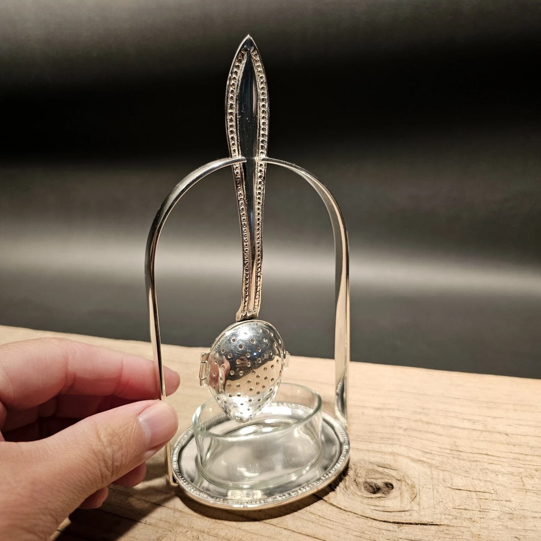 7" Silver-Plated Loose Tea Strainer Spoon and Holder w Glass Drip Cup (1 of 16)