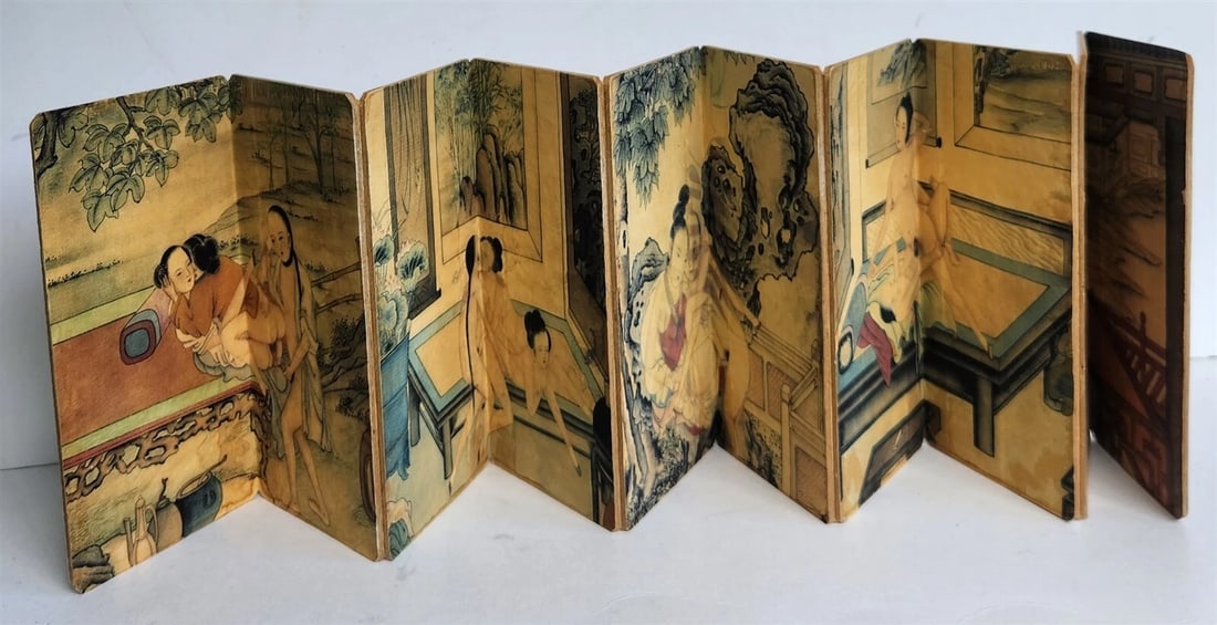 1920s CHINESE EROTIC SHUNGA PILLOW BOOK antique: Color prints, early 20th century. Title label in Chinese Language Leather bound Size 3.5 by 7" (when closed) Very good condition Shunga is a type of Japanese erotic art typically executed as a kind of