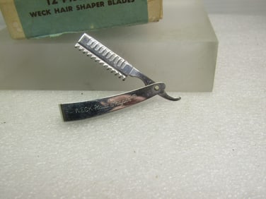 Vintage Weck Hair Shaper Blade Brooch in Advertising Box, 1940's-1950's