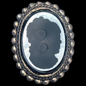 Vintage Glass Black Gameo