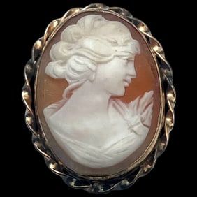 Vintage Gold Fill Cameo Brooch/ Pendant