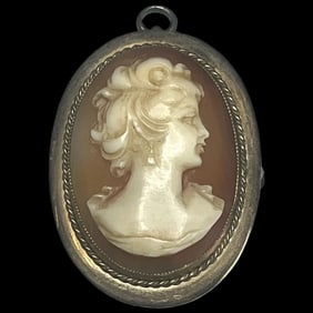 Vintage WRF Gold Fill Cameo Brooch/ Pendant