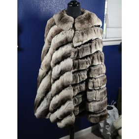 Gorgeous Vintage Chinchilla Fur Cloak Cape Coat Jacket 113" Sweep!