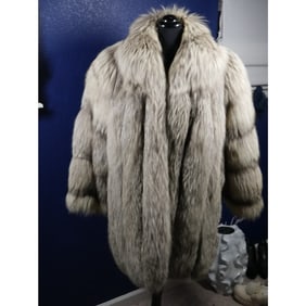 Gorgeous Light Platinum Silver Fox Fur Coat Jacket