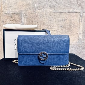 GUCCI Wallet on Chain Interlocking Bag in Avion Leather