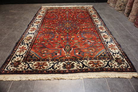 Antique Persian Bakhtiari Rug – Hand-knotted Original from Iran: Title: Antique Persian Bakhtiari Rug &#8211; Hand-knotted Original from Iran DescriptionAntique Persian Bakhtiari Rug &#8211; Hand-knotted Original from IranFor sale is an antique hand-knotted Bakhtia
