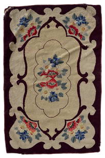 Handmade antique American Hooked rug 2.4' x 3.8' (76cm x 117cm) 1900s: Title: Handmade antique American Hooked rug 2.4' x 3.8' (76cm x 117cm) 1900s Origin:USA Dimension: 2.4' x 3.8' (76cm x 117cm) Materials:wool Year:1900s Description:Handmade antique American Hooked rug
