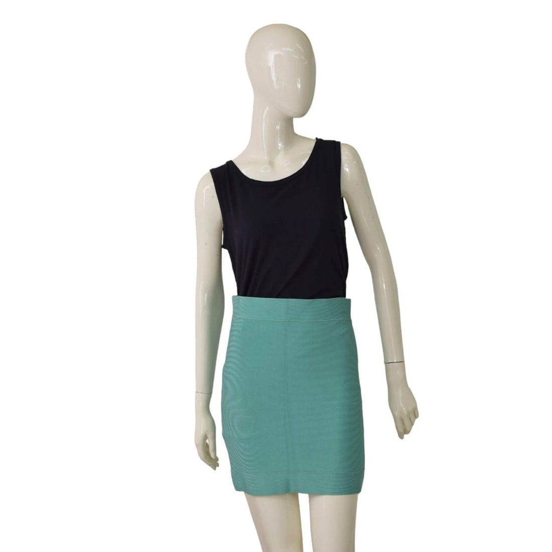 BCBG MaxAzria Turquoise Stretch Elasticated Mini Length Skirt size L, new: T by Alexander Wang Black Ribbed Elasticated Knee Length Skirt size M BCBG MaxAzria Turquoise Stretch Elasticated Mini Length Skirt size L, new With elasticated style for a fantastically defined silho