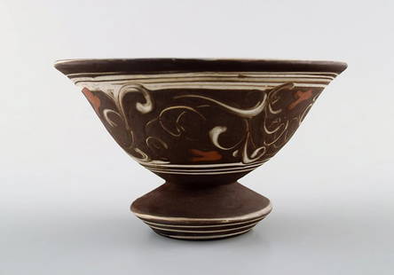 Kähler, Denmark, glazed stoneware vase in modern design. Rare form. 1930/40 s. Cow horn: K&#228;hler, Denmark, glazed stoneware vase in modern design. Rare form. 1930/40 s. Cow horn technique. Stamped. Measures: 12 cm. X 7,5 cm. In perfect condition. Reserve:  $140.00 Shipping: Domestic: