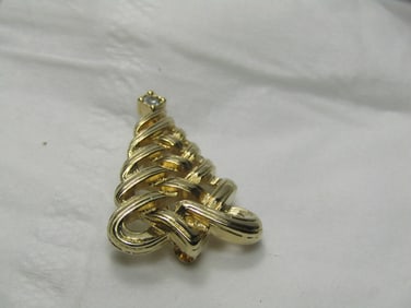 Vintage Avon Woven Christmas Tree Brooch, 1980, in original box