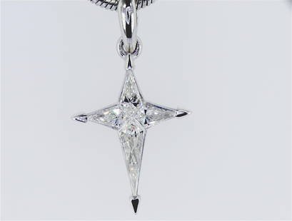 Pendant - 18 kt. White gold - 0.35ct. tw. Natural Mine Diamond Pendant - 18 kt. White gold -: Gorgeous Natural Mine Diamond Cross Pendant ! 4 natural diamonds Kite Shape 0.35 ct Color: F-G Clarity: VS1 Cut: Very Good IGI Lab CERT # 10j2005024 Meas: 17.80 mm X 12.03 mm White Gold 18K 1.23 gr Pl