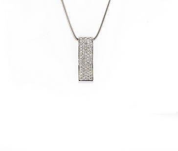 Pendant - 14 kt. 8.72 gr White gold - 0.78 ct. tw. Natural mine diamonds: Gorgeous Natural Mine Diamonds Pendant ! Diamonds: 78 natural mine round diamonds 0.78 ct White Gold 14K 8.72 gr Pendant Meas: 28 mm x 8 mm Chain: 48 cm / 480 mm Please note: 1.All products are 100% a