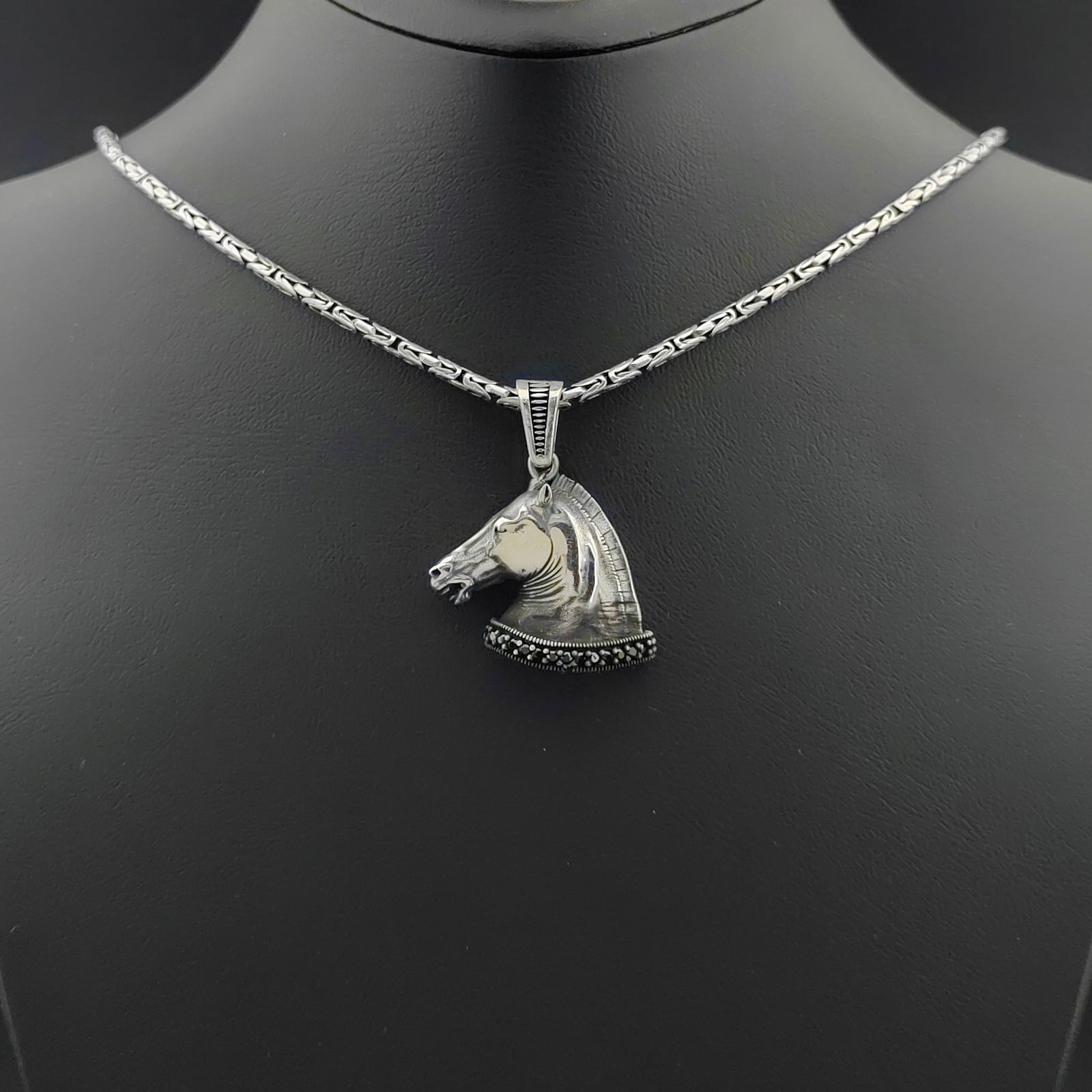 925 Silver Horse Pendant with Chain (1 of 9)