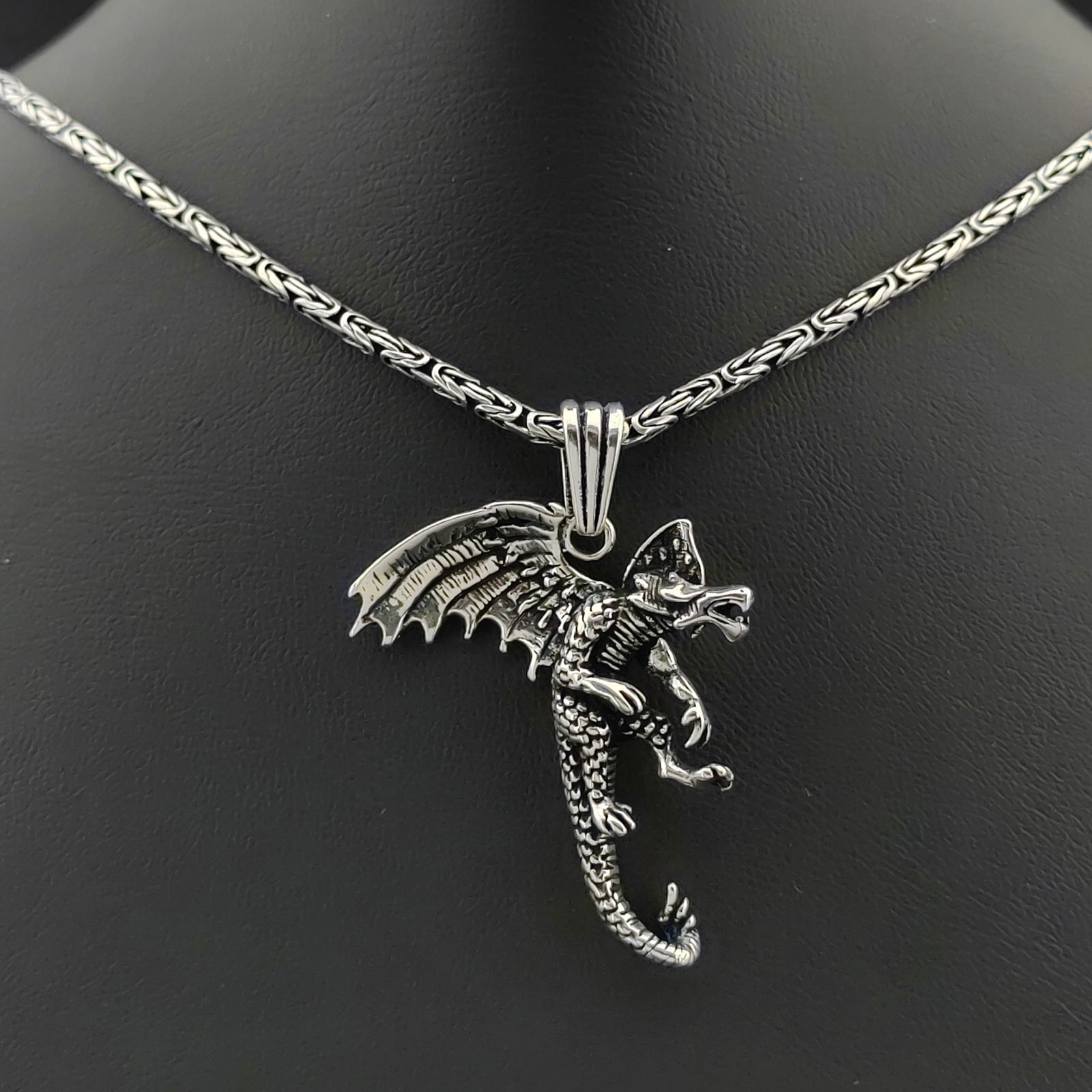 925 Silver Chain with Dragon Pendant (1 of 8)