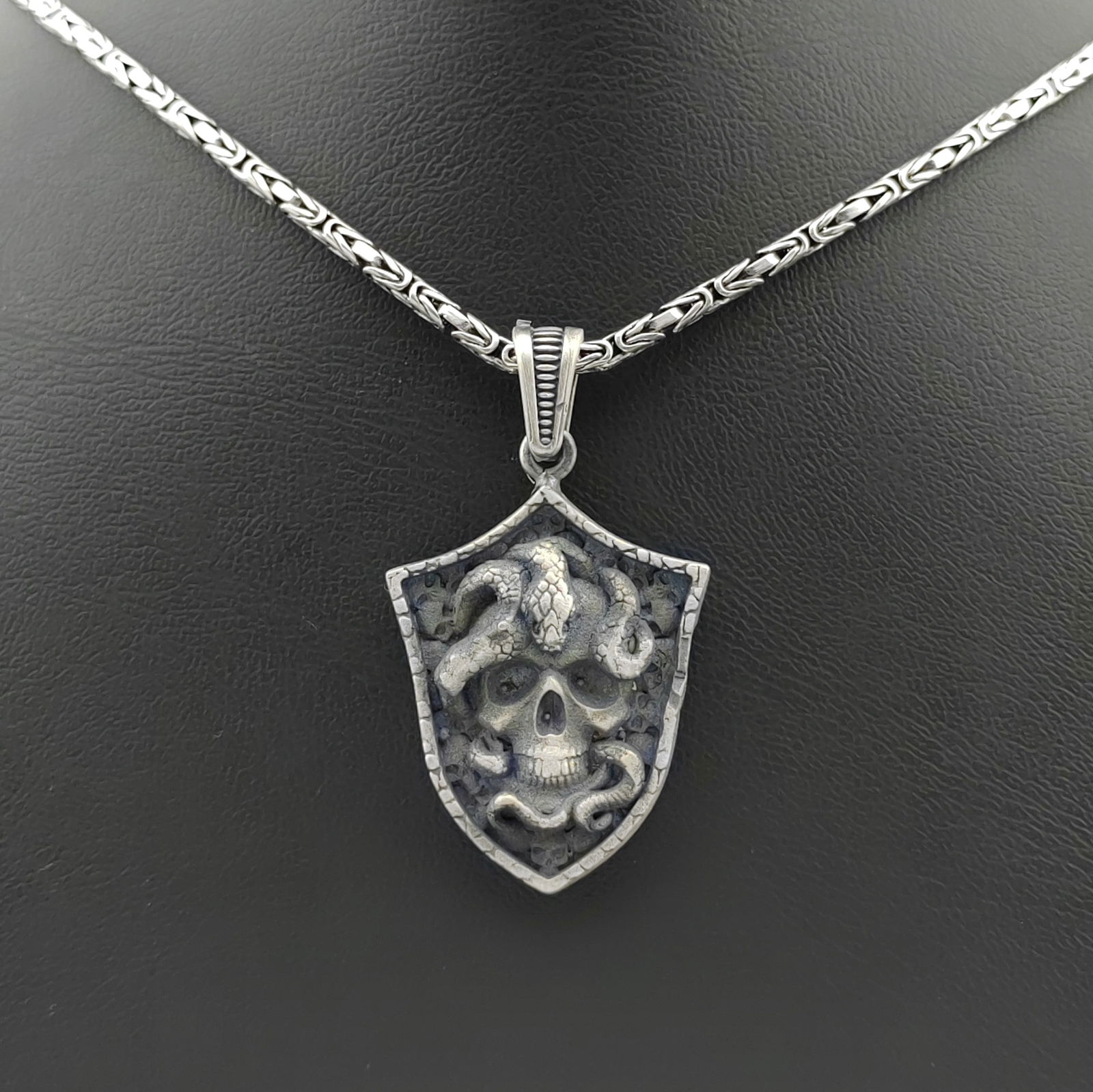 925 Silver Chain with Skull Pendant (1 of 8)