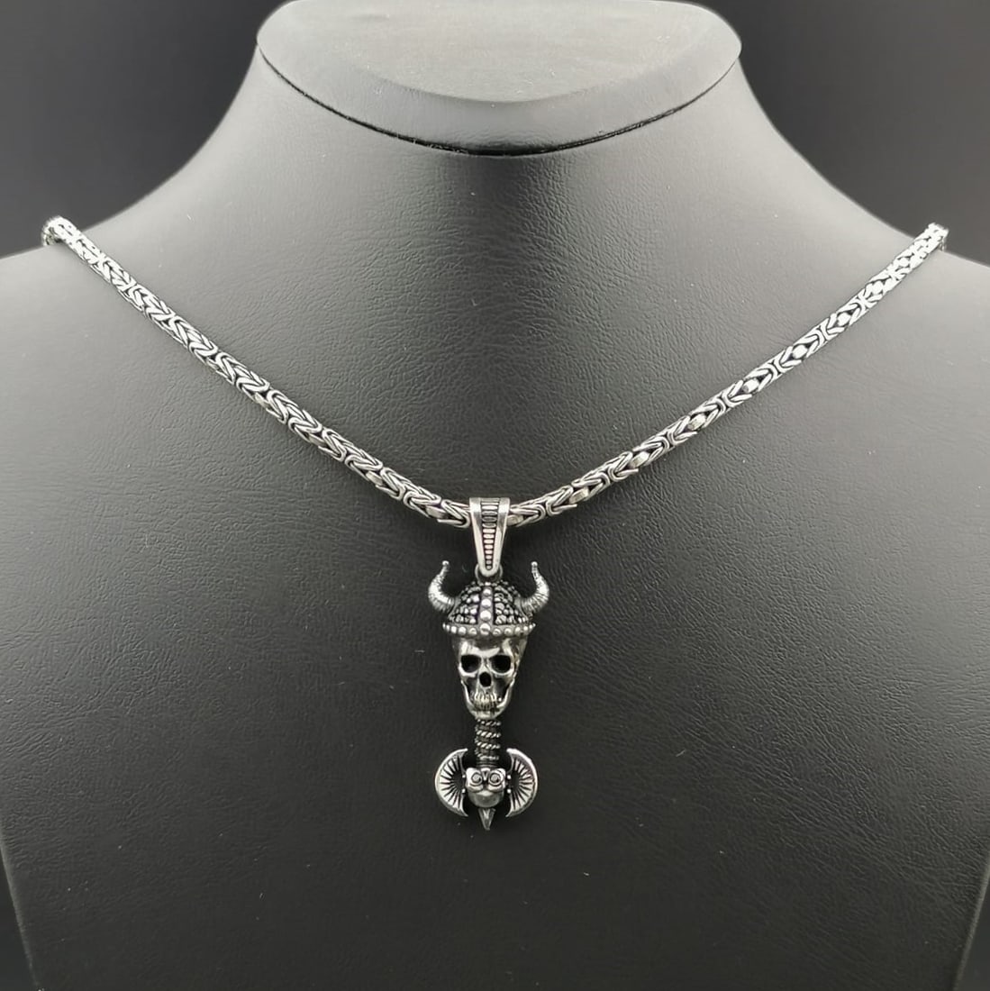 925 Silver Chain with Viking Skull Pendant (1 of 8)