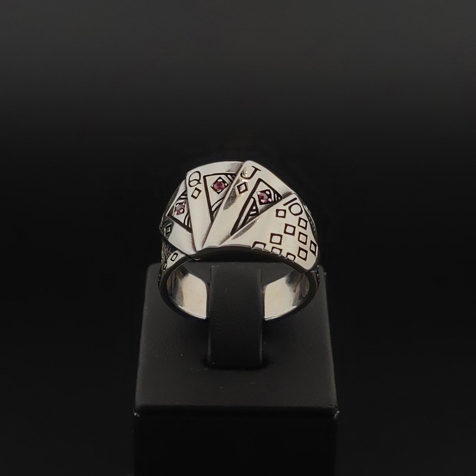 925 Silver Poker Ring: Title: 925 Silver Poker Ring Description: 925 Silver Poker Ring -Total Weight:13.3g -Size: US Size 11.25 (21mm) With Gift Box Express Shipping.Carrier:DHL Express Combine Shipping Prices: 2 lots 30$ 3