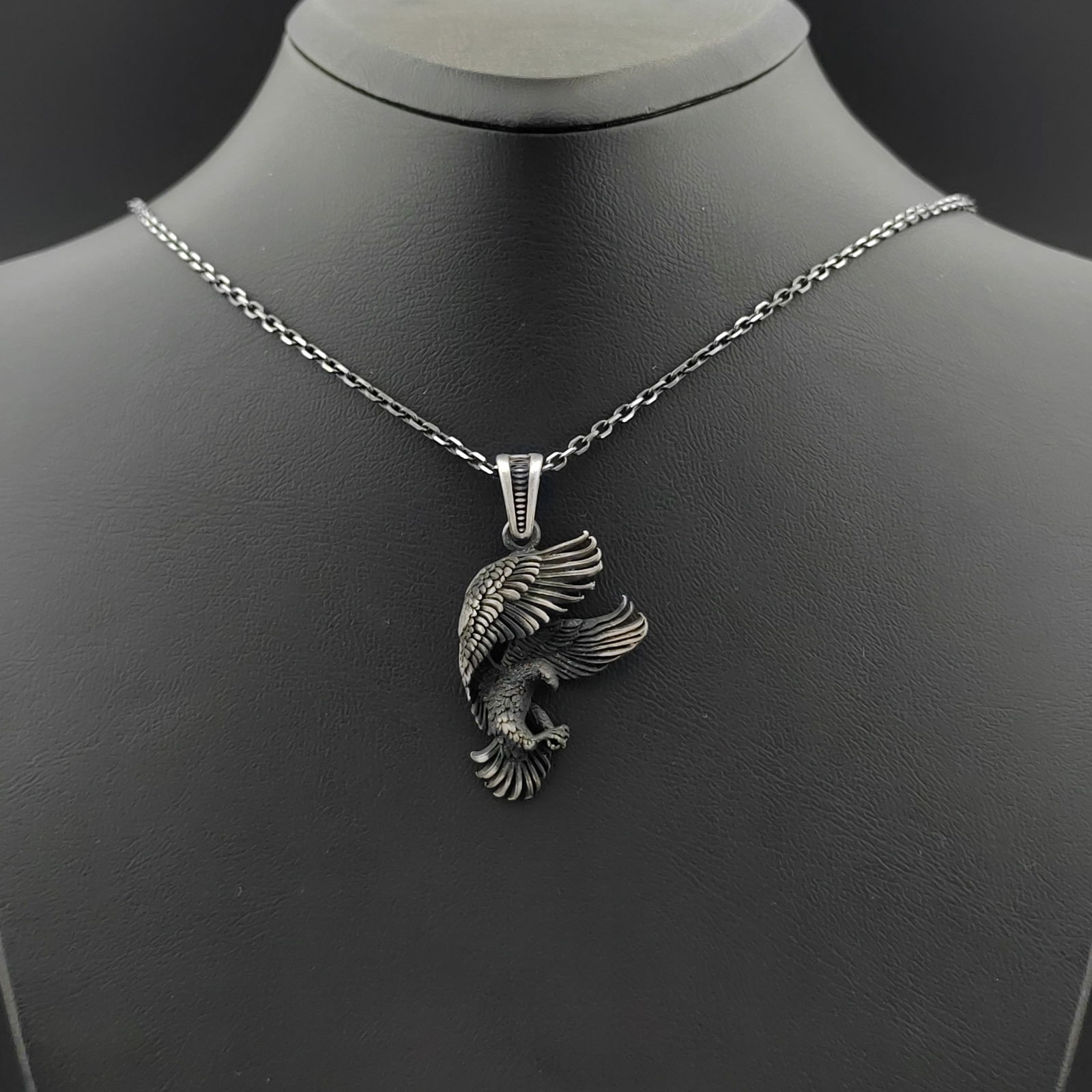 925 Silver Chain with Eagle Pendant (1 of 8)