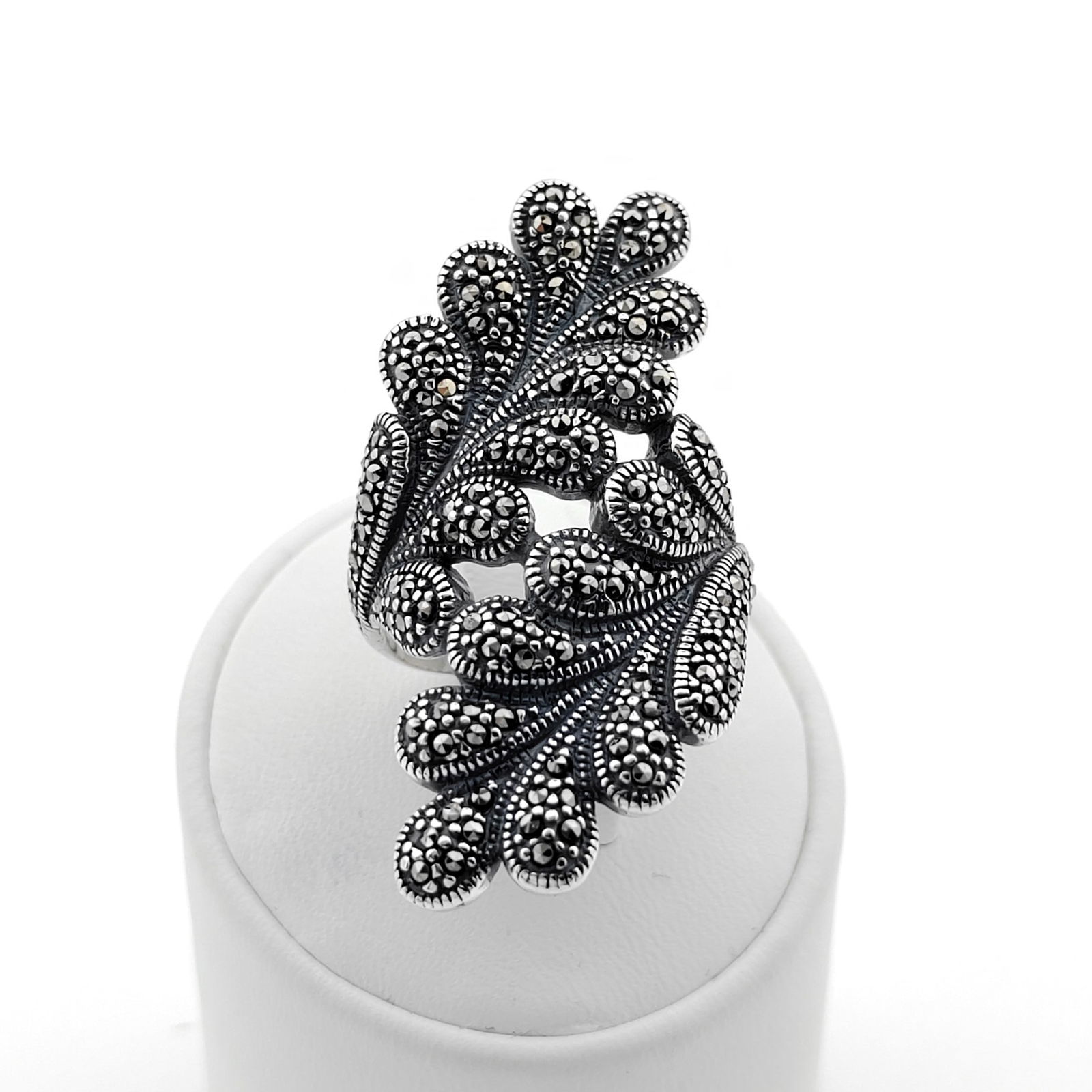 925 Silver Ladies Ring Ornated with Marcasite (1 of 8)
