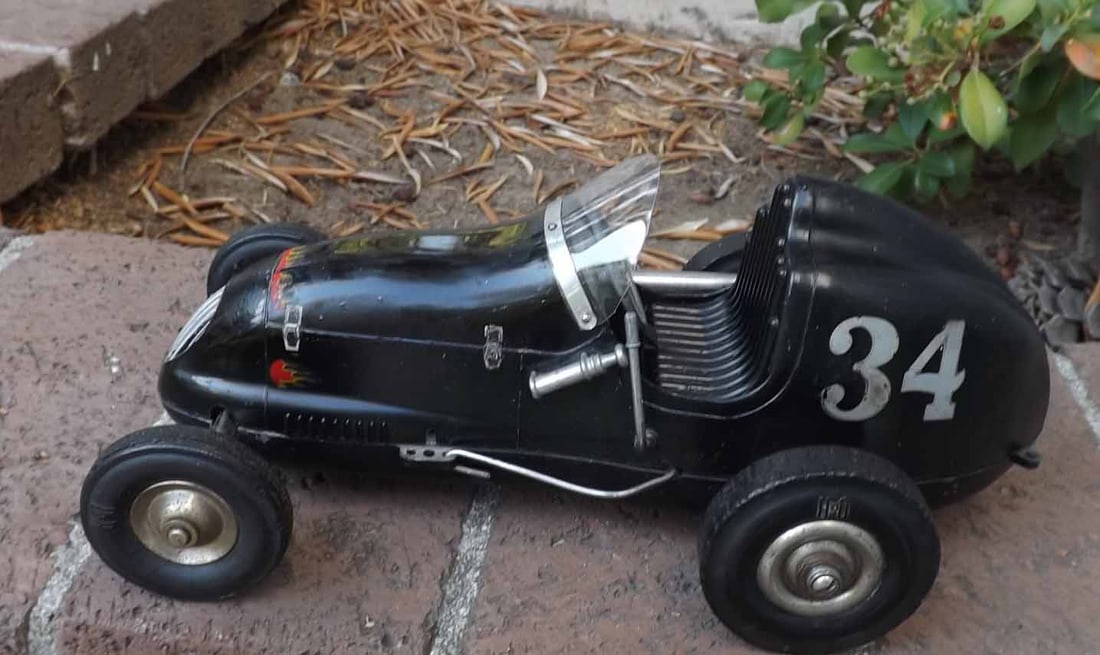 Ohlsson and Rice theter gasoline powered car , Made in Los Angeles. this is the first version, made: Ohlsson and Rice theter gasoline powered car , Made in Los Angeles. this is the first version, made in 1946, the rarest version with the largest engine, with perforated grille and seat for better engi