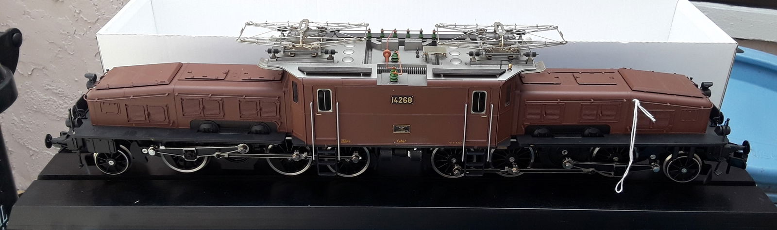 Marklin Swiss Krokodil, Gauge 1. The locomotive comes with an mfx decoder with a multiple function: Marklin Swiss Krokodil, Gauge 1. The locomotive comes with an mfx decoder with a multiple function sound generator. Controlled high-efficiency propulsion with 2 motors. 6 axles powered. This locomotiv