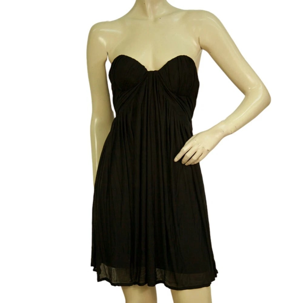 Alexander McQueen Black Draped Strapless Satin Mini dress size 44: Alexander McQueen Black Ruffle Details Black Mini dress size 40 , Superb Alexander McQueen Black Draped Strapless Satin Mini dress size 44 Now here is a super impressive dress with tones of attitude !