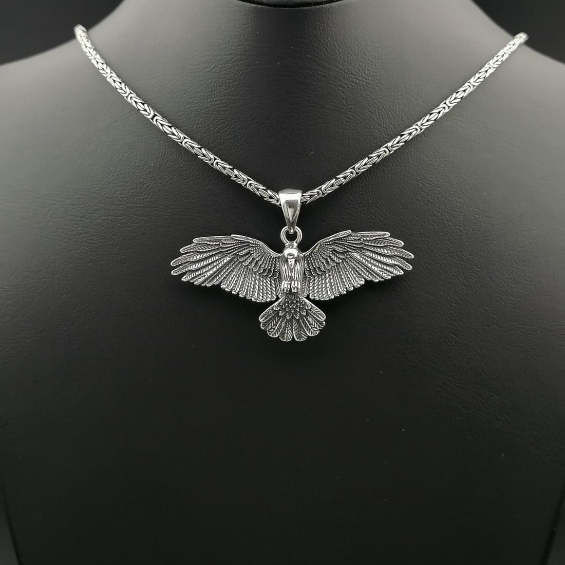 925 Silver Chain with Eagle Pendant (1 of 8)