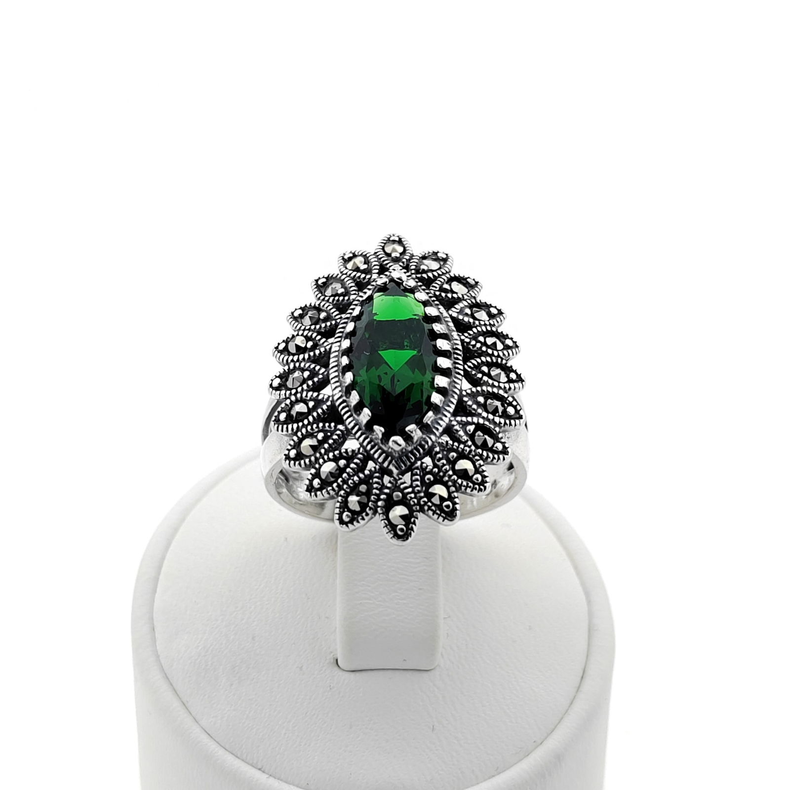 925 Silver Ladies Ring With Green Zircon and Marcasite (1 of 8)