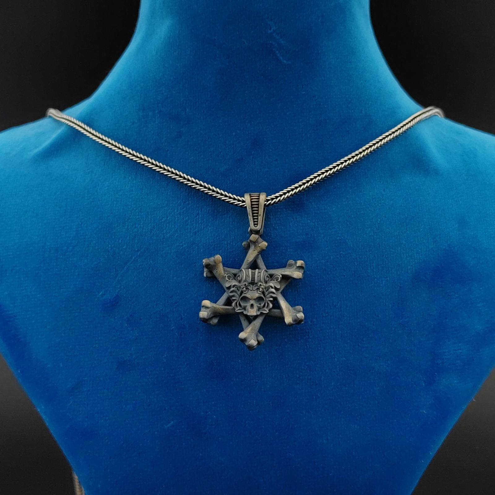 925 Silver Chain with Skull Pendant (1 of 8)