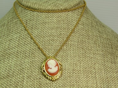 Vintage Cameo Necklace 24", Gold Tone, 1960's-1970's.