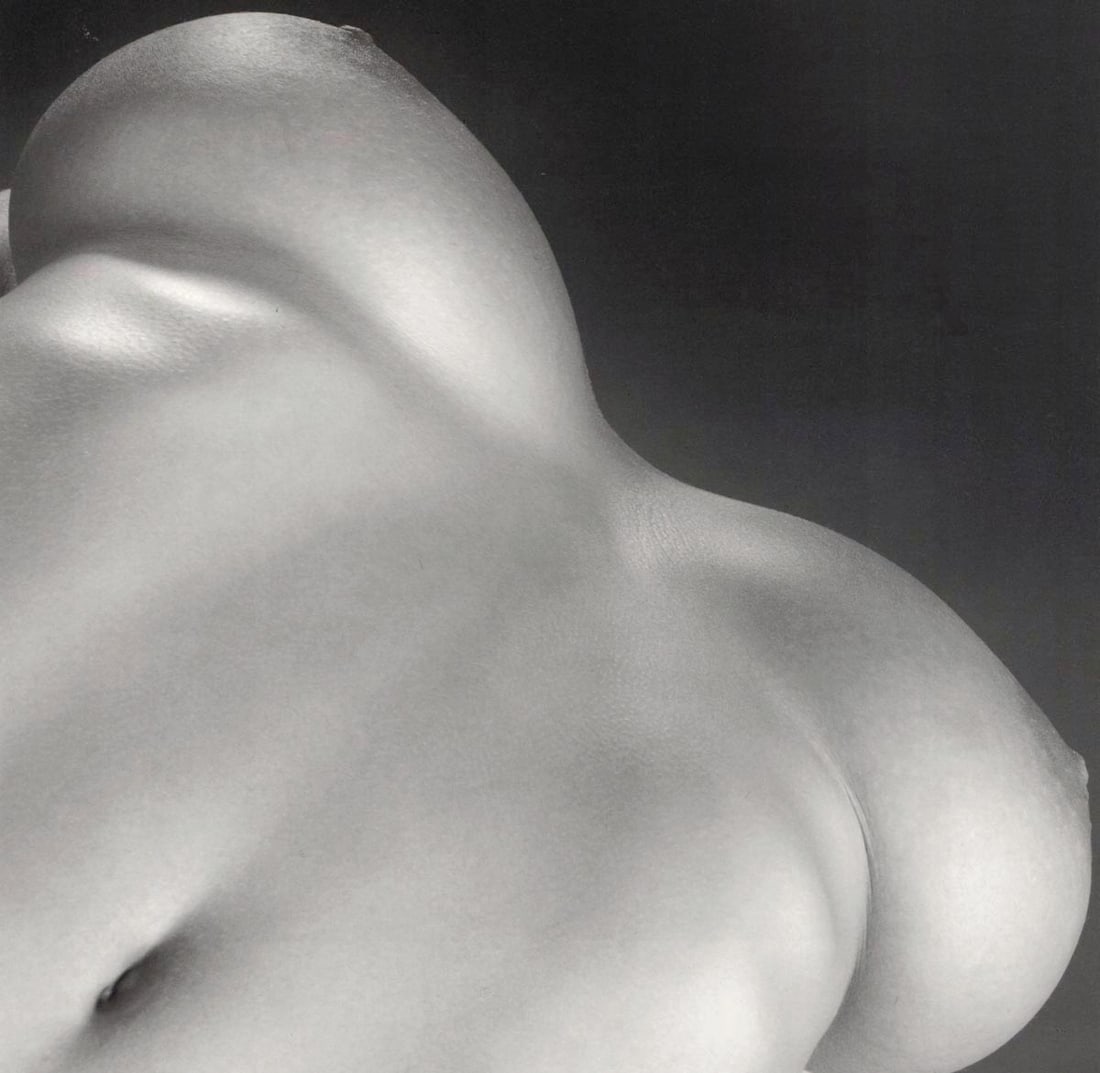 MAPPLETHORPE - Lisa Marie, 1987: Artist: MAPPLETHORPE Print Title: Lisa Marie, 1987 Medium: Duotone Print Printed 1980s in the US Image size (inches) approx. 9 x 9” Robert Mapplethorpe was an American photographer, known for hi