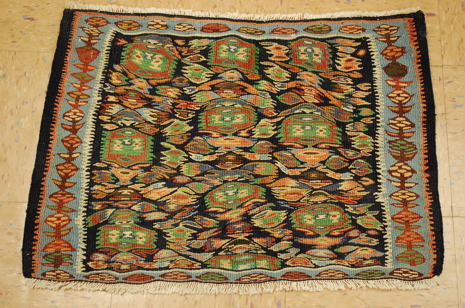 PERSIAN SENNAH KILIM 1'9" x 2'5": Title:PERSIAN SENNAH KILIM 1'9" x 2'5" Description:OLD,ANTIQUE HIGHLY DETAILED FINE PERSIAN SENNAH KILIM RUG....Very fine woven...HIGH KPSI......with exact size of 1'9" x 2'5" Allover detailed design 
